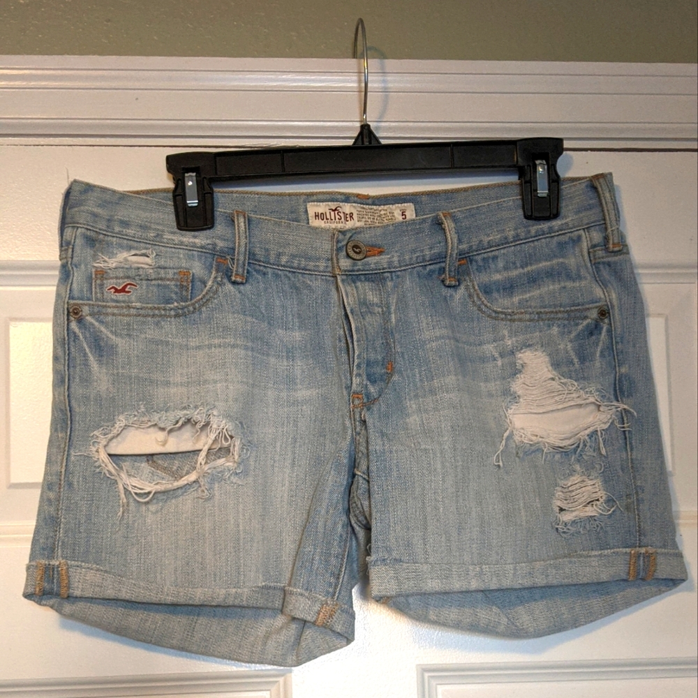 Cuffed high rise shorts